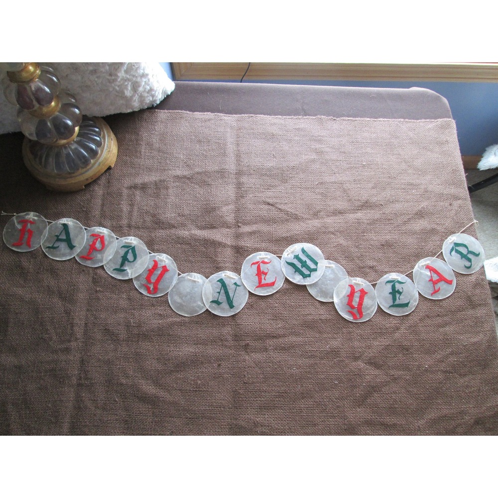 HAPPY NEW YEAR Round Mother‎ of Pearl Shell Banner Old English Decor Red Green
